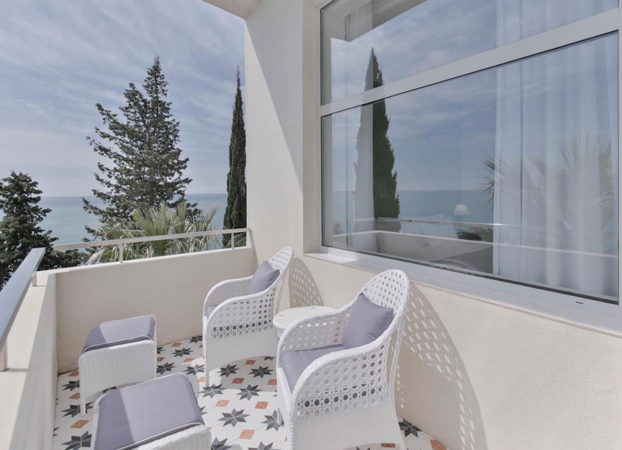 Garden Resort Gagra Exterior photo
